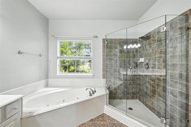 Building Photo - 1008 Colonial Dr