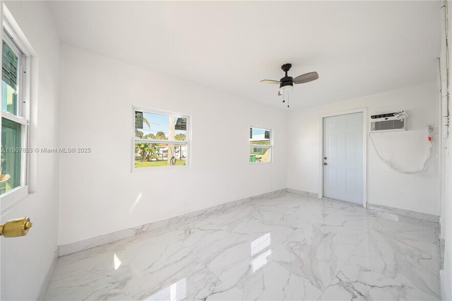 Building Photo - 2709 NW 54th St