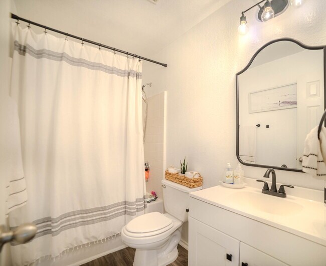 Building Photo - Beautiful 4-Bedroom Home with Spacious Bac...