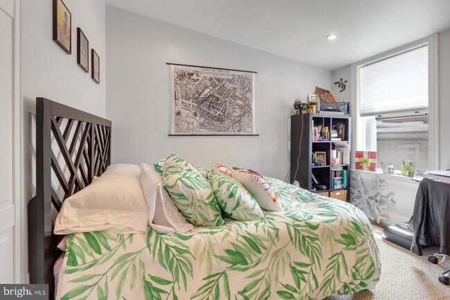 Building Photo - 1704 Wallace St