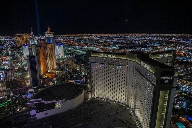 Building Photo - Waldorf Astoria Las Vegas- 1 bed .5 bath on the 39th floor!