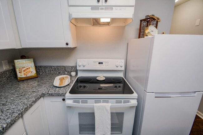 Building Photo - 51 Harbour Row Dr