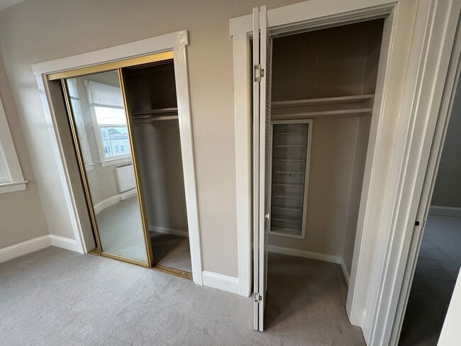 Building Photo - Charming Parkside Upper Flat w/ Garage Parking - $4,250/Mo