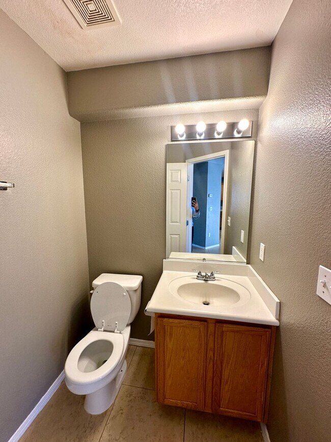 Building Photo - 9362 Boulder Opal Ave