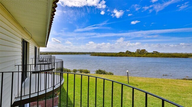 Building Photo - 61 Ocean Palm Villa S