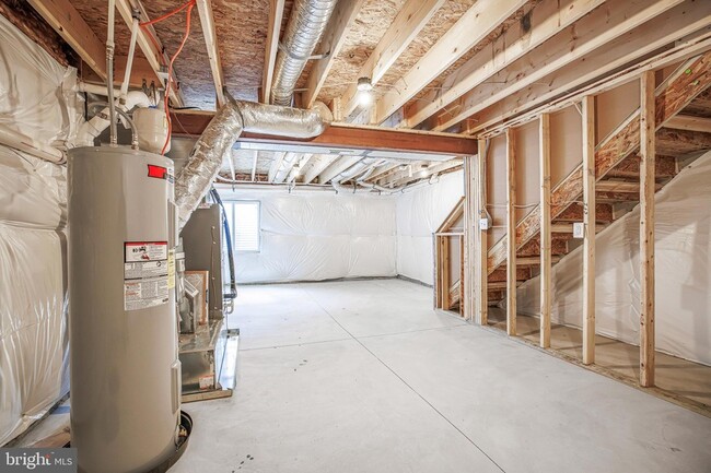 Building Photo - 704 Four Seasons Ct
