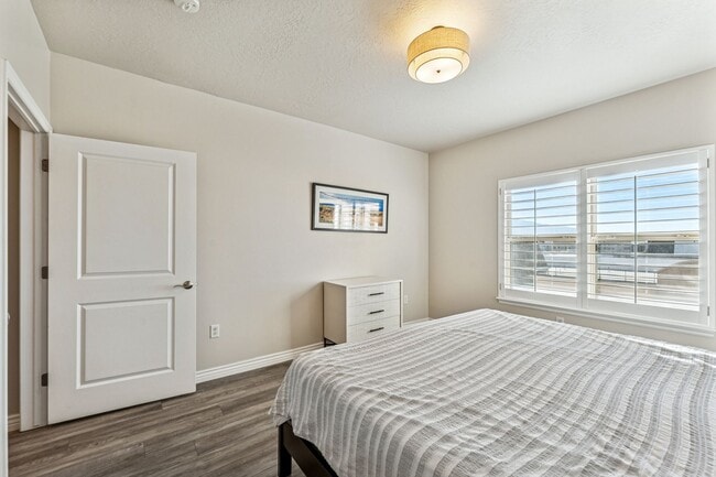 Building Photo - 5 S 500 W