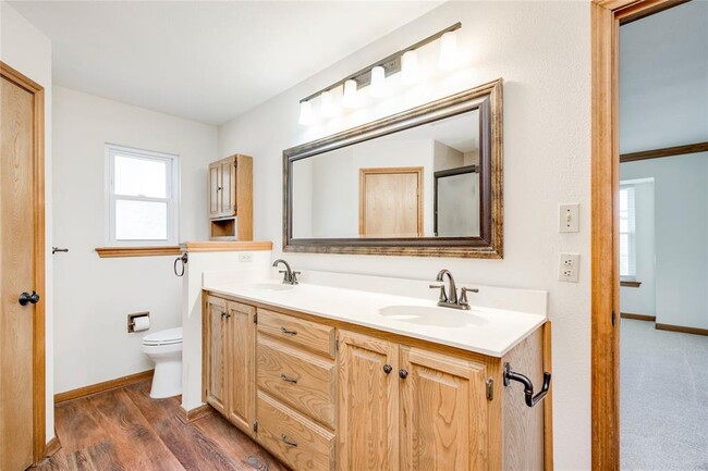 Building Photo - 109 Vinca Dr