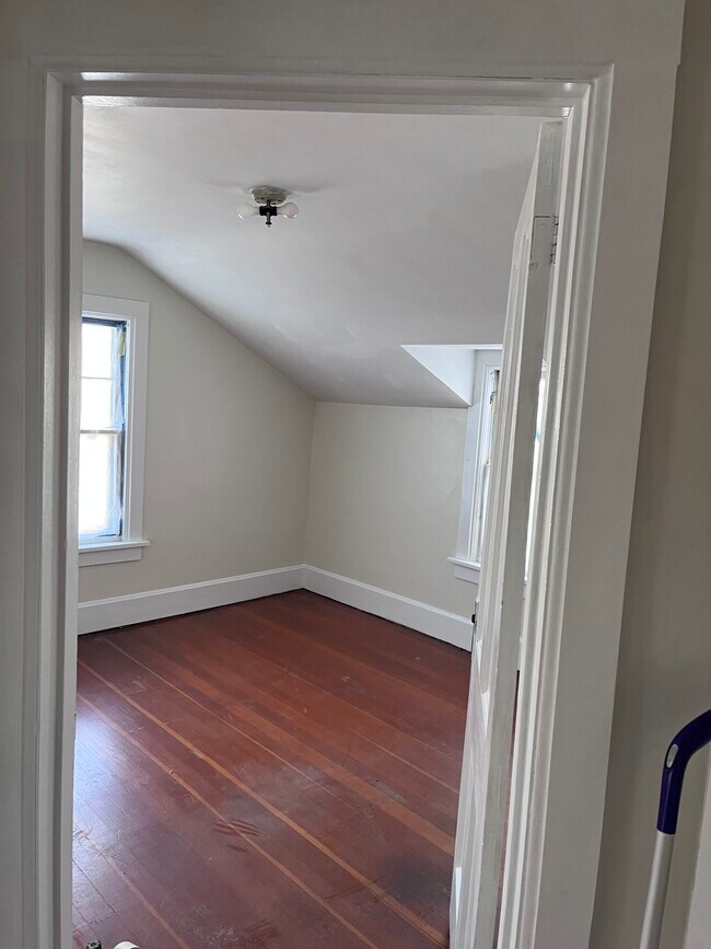 2nd Bedroom - 108 Linden Ave