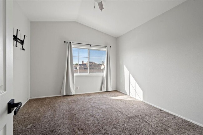 Building Photo - 8141 Dartmoor Ave