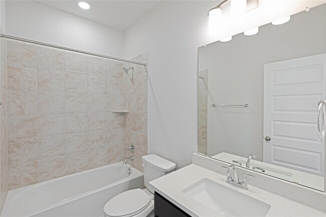 Building Photo - 301 Northcrest Dr