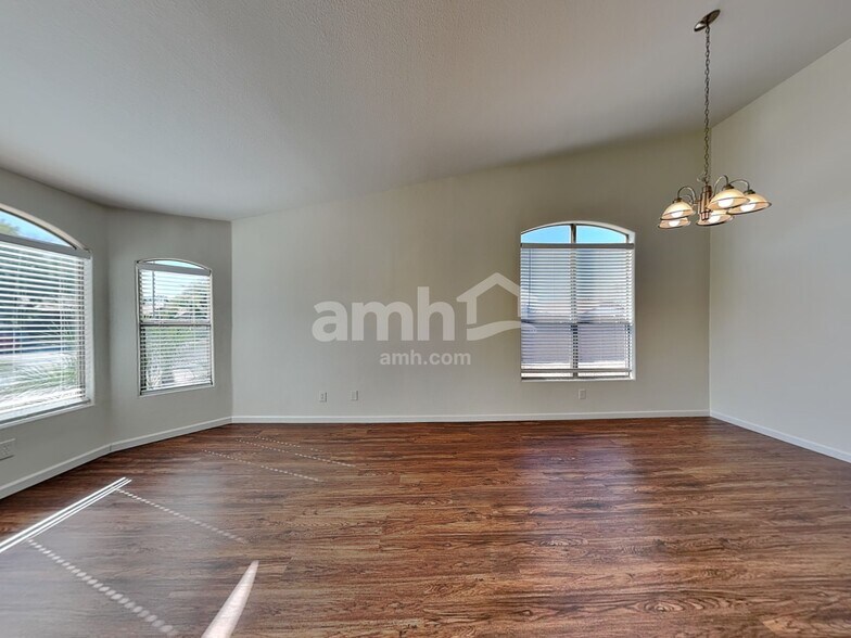 Building Photo - 9824 E Onza Ave