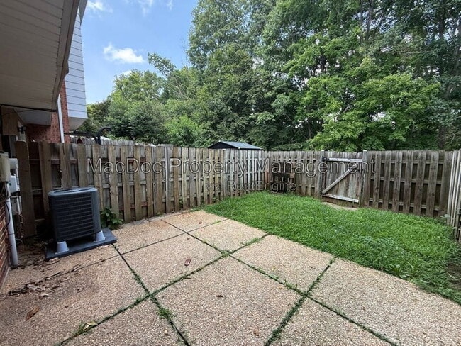 Building Photo - 14611 Earlham Ct