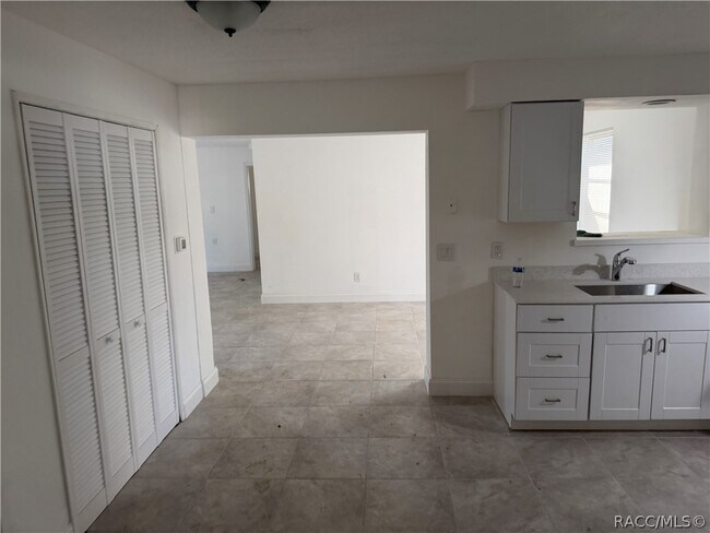 Building Photo - 2713 Adams St W