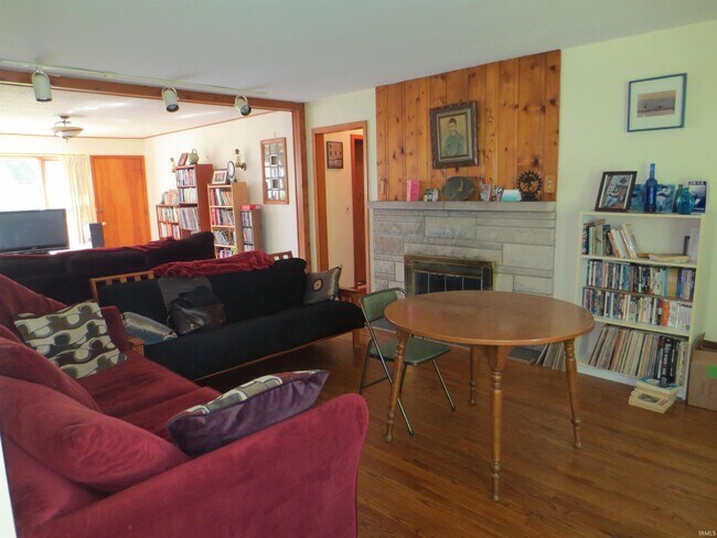 Building Photo - 108 Seneca Ln