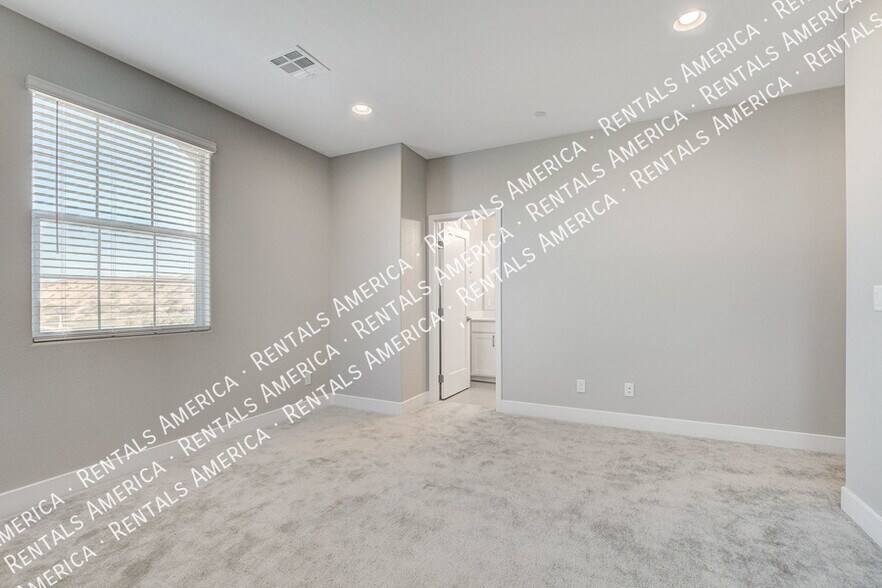 Building Photo - 144 Kimberlite Dr