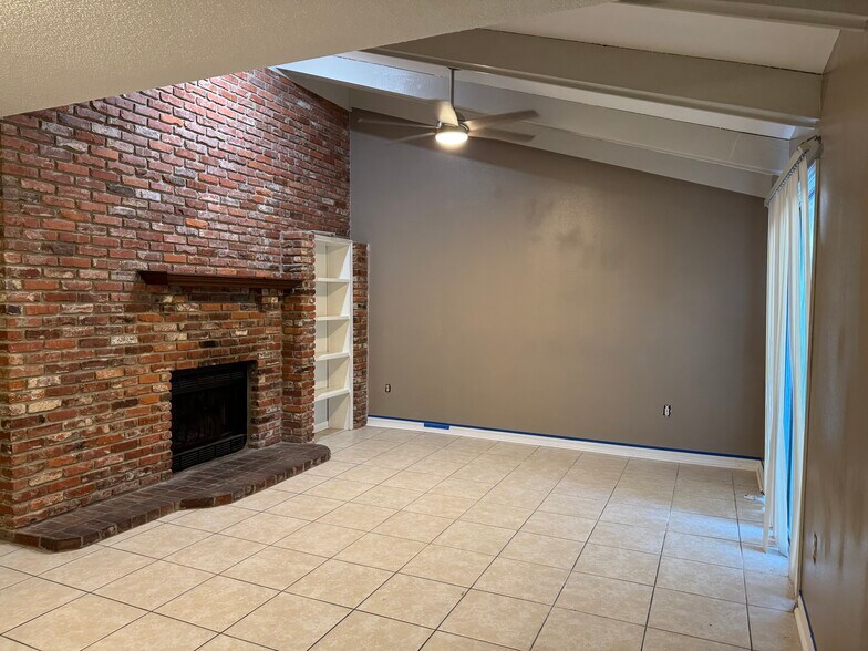 Building Photo - 22315 Brownie St