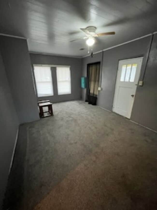 Building Photo - Come take a look at this 3-bedroom 2-bath home in New Blaine.