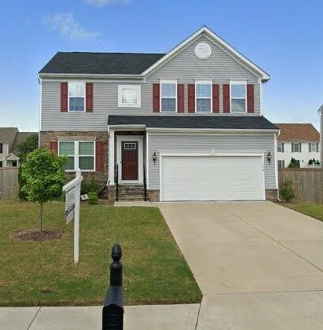 Building Photo - 4 Bedroom/ 2.5 bathroom- Avon Estates