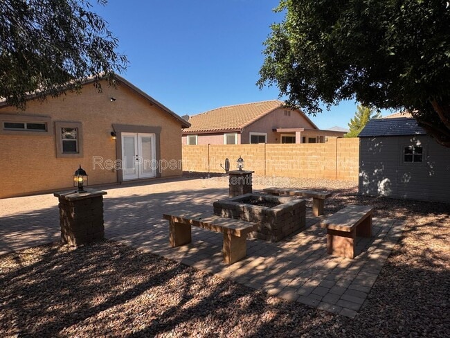 Building Photo - 18184 W Saguaro Ln