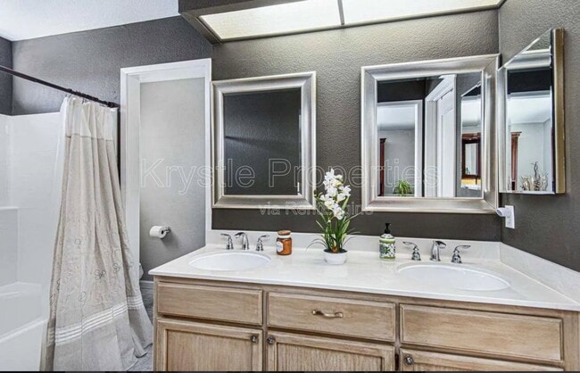 Building Photo - 217 Foulkstone Way