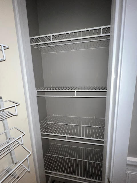 Building Photo - 372 Devon Way