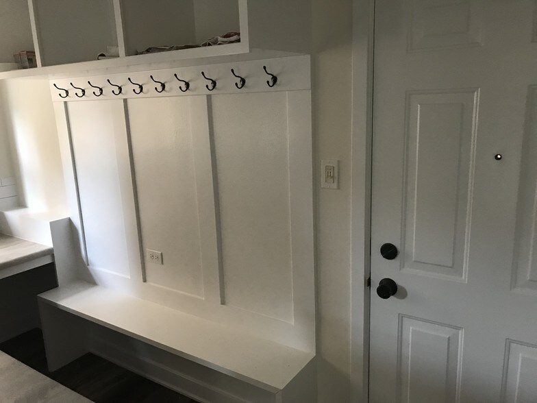 Building Photo - 9647 Pacific Ave