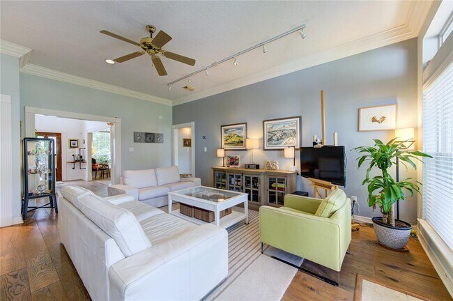 Building Photo - 5222 Summer Snow Dr