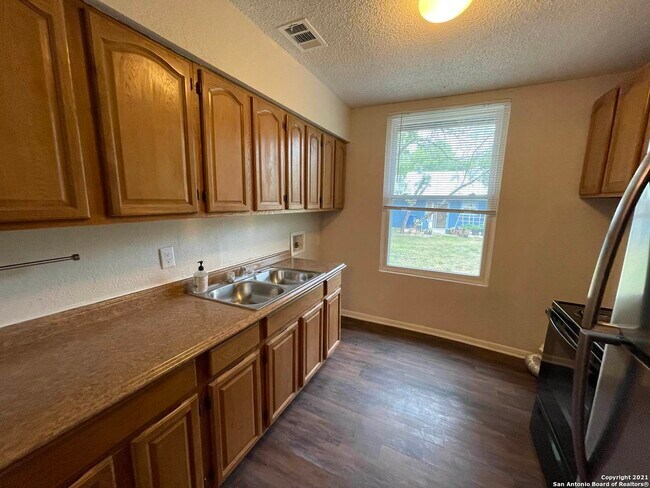 Building Photo - 10446 Mtn Vw-
