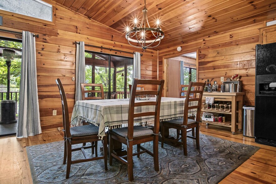 Building Photo - 410 Dogwood Ln