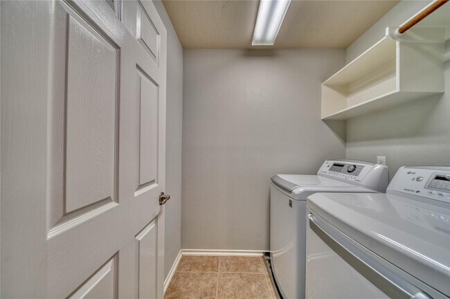 Building Photo - 43 Whitekirk Pl