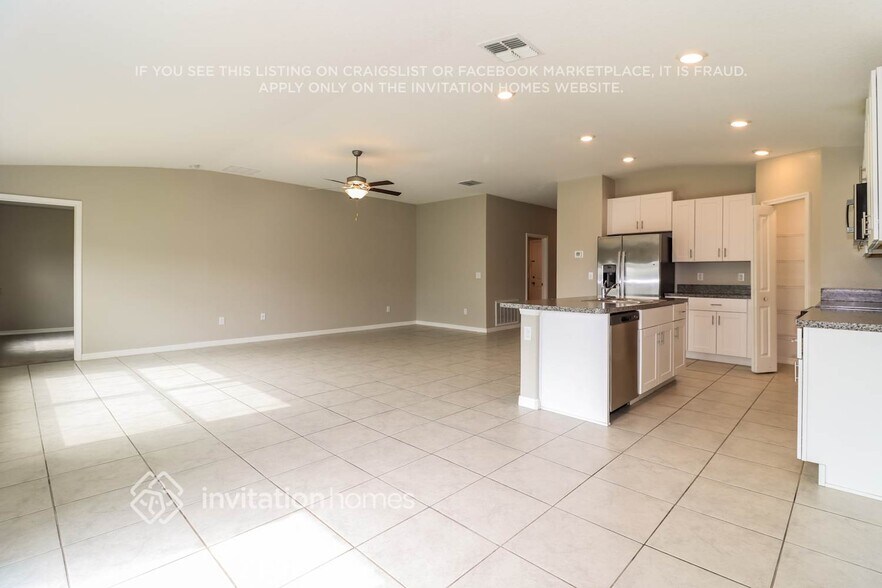 Building Photo - 1593 Blue Rose Dr