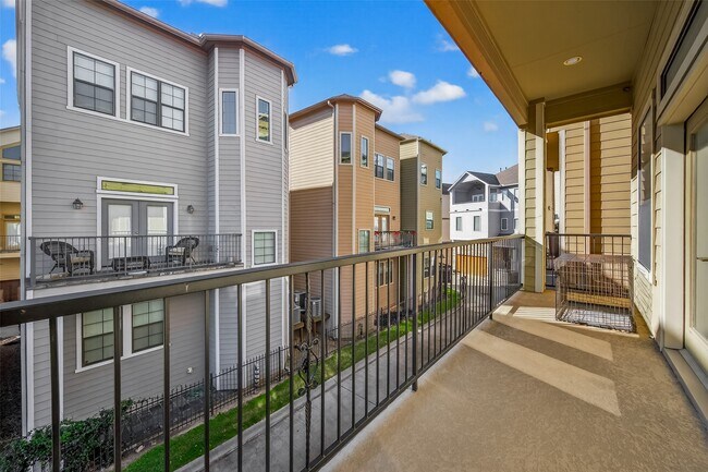 Building Photo - 2063 W 14th 1/2 St