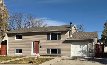 Building Photo - Updated 3 bedroom 2 bath with central air