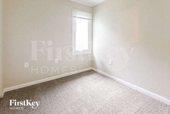 Building Photo - 1146 McMillen Ave