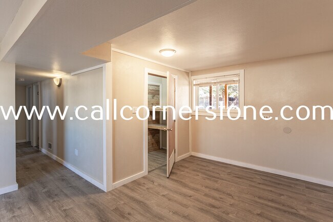 Building Photo - 1334 Pike Dr