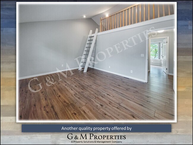 Building Photo - 2-Bd Townhome - On University Avenue!