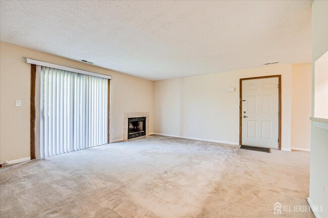 Building Photo - 405 Ravens Crest Dr