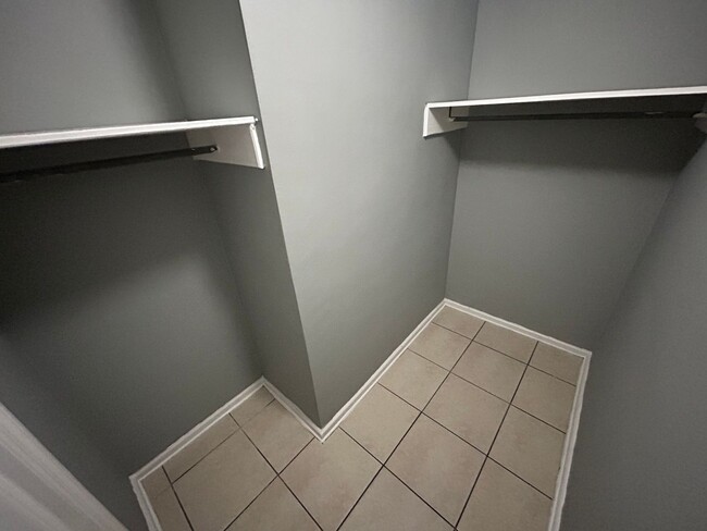 Building Photo - Cozy 1-Bedroom Apartment with Screened-In Patio & On-Site Laundry