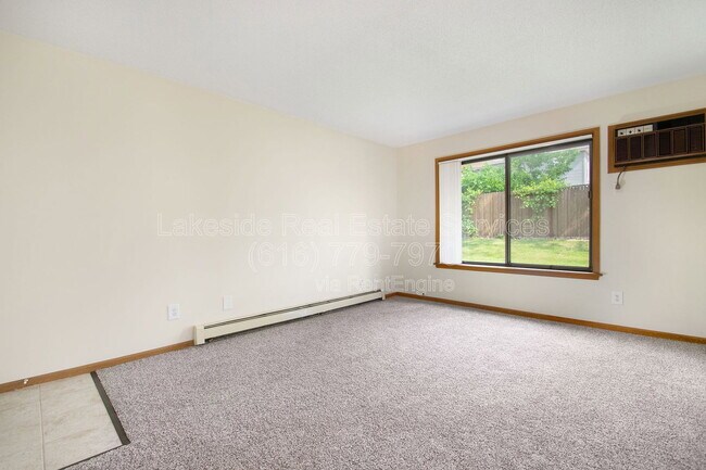 Building Photo - 2908 Earle Ave SW