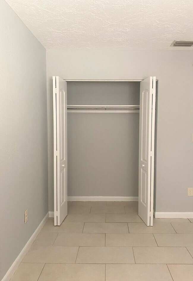 Building Photo - 5219 17th Ave S