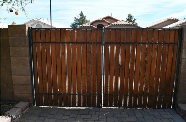 Building Photo - 1476 E Silver Creek Rd