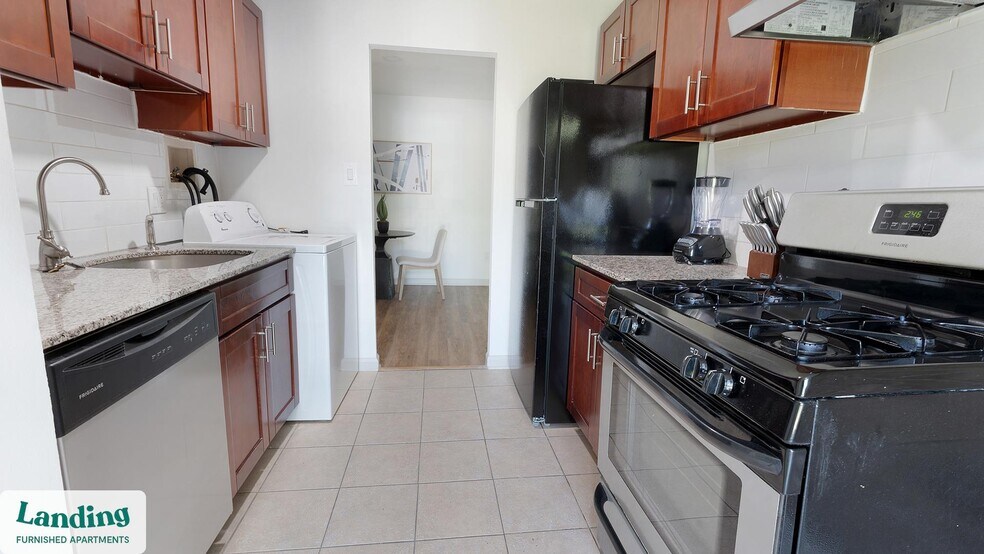 Building Photo - 6220 Springhill Dr