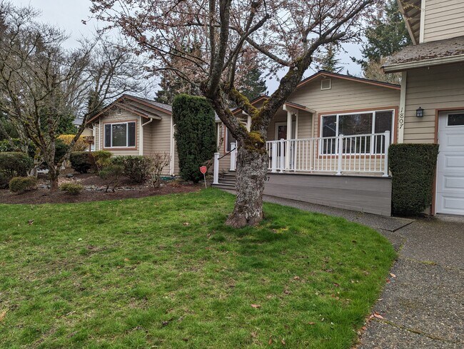 Front entry - 1807 211th Pl NE