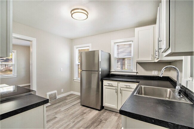 Building Photo - Newly Remodeled 2bed 1 bath home in Parchment! Ask about our Deposit Free Leasing!!