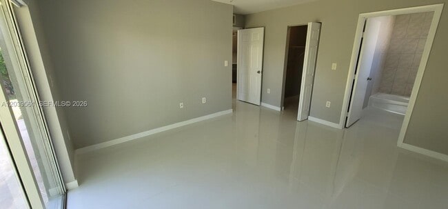 Building Photo - 10250 SW 173rd Terrace