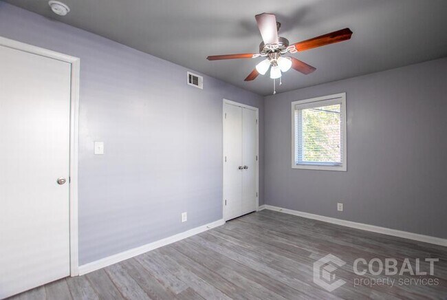 Building Photo - 271 Glen Iris Dr NE