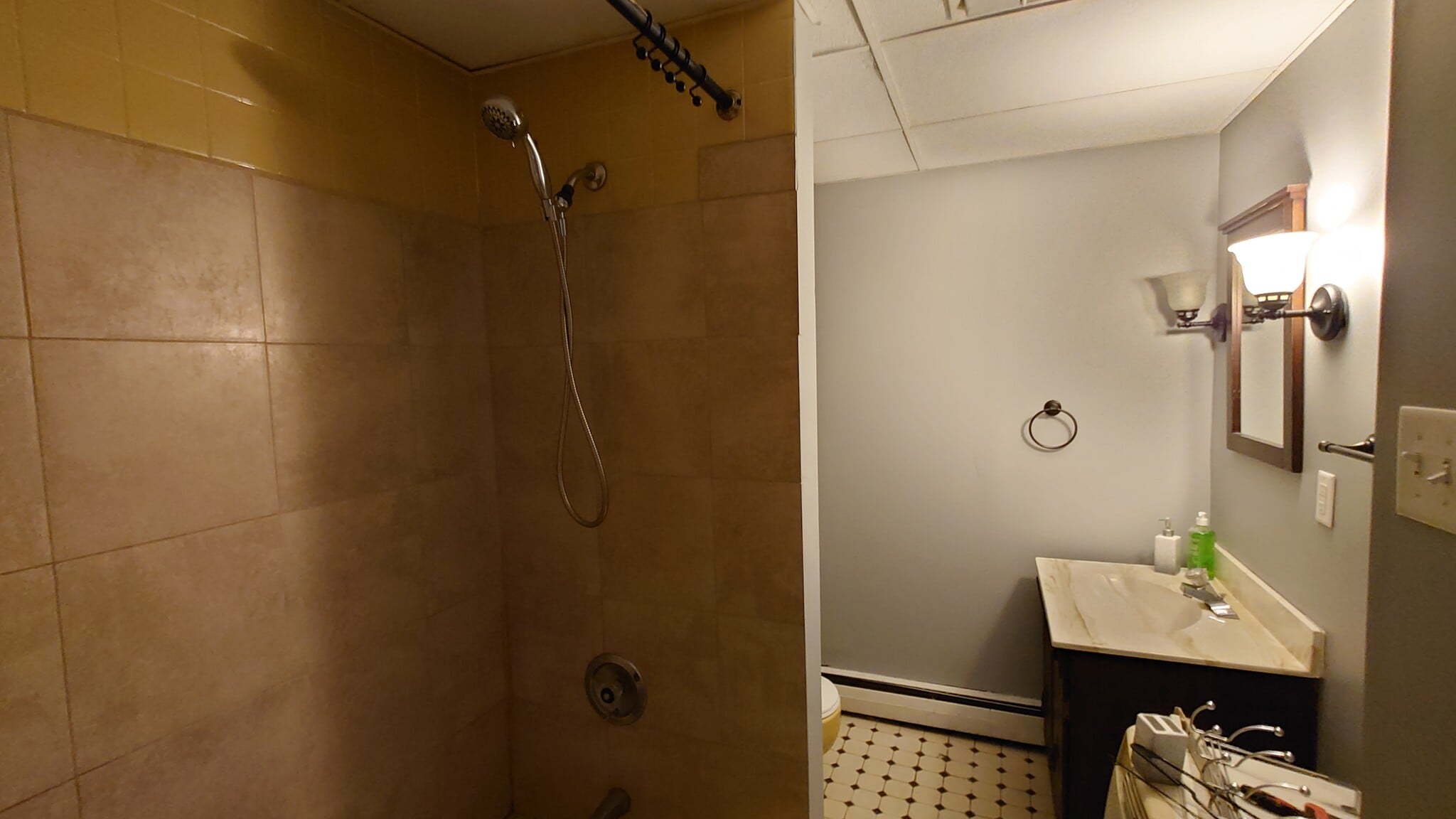 Building Photo - 18 S Forklanding Rd