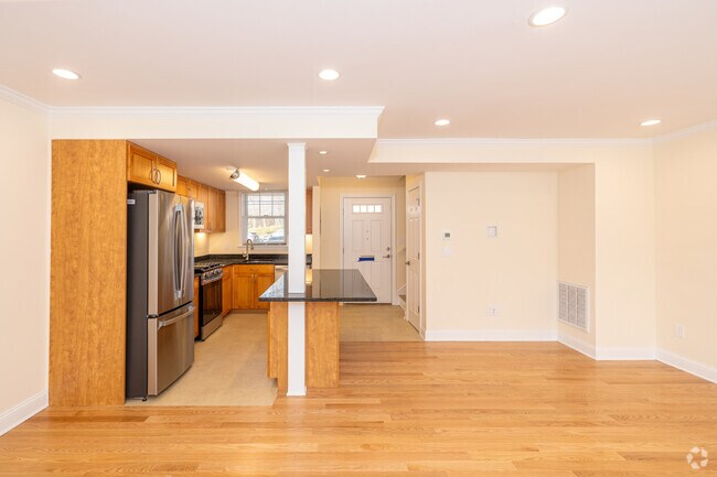 2BR, 1BA - 1,037SF - Kitchen - 20 Thornton Rd