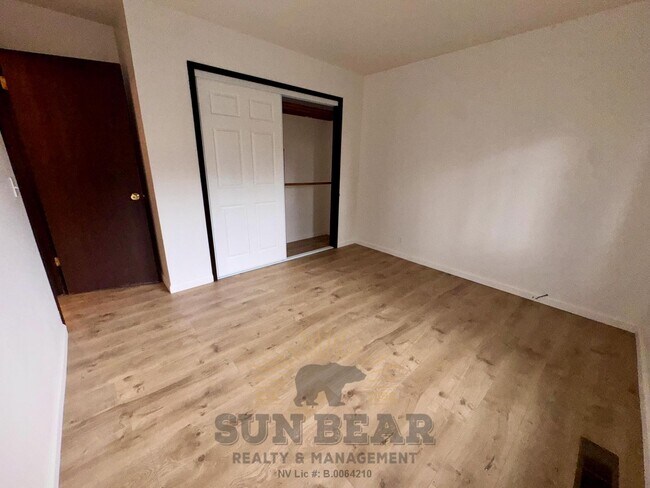 Building Photo - 1033 Tomahawk Trail
